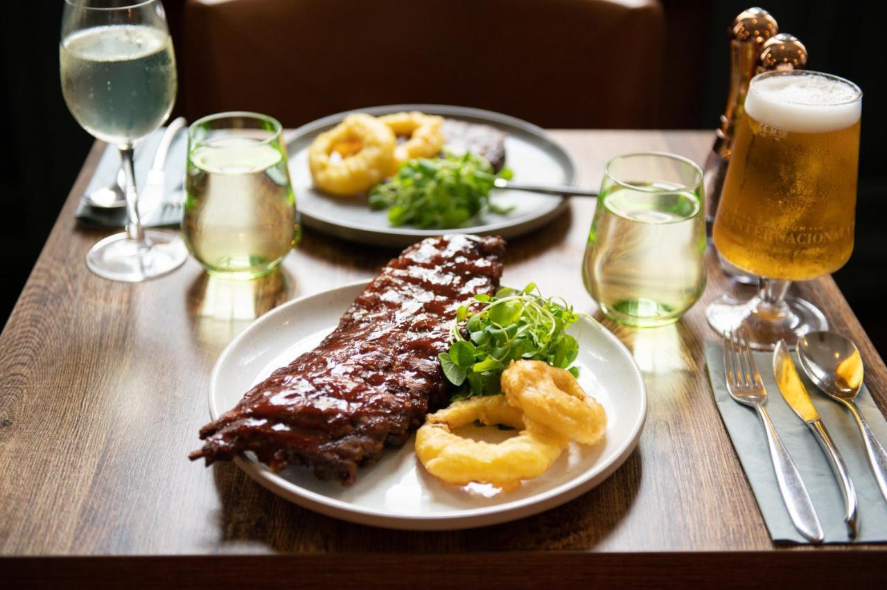 The Chequers Hotel Newbury  Dış mekan fotoğraf