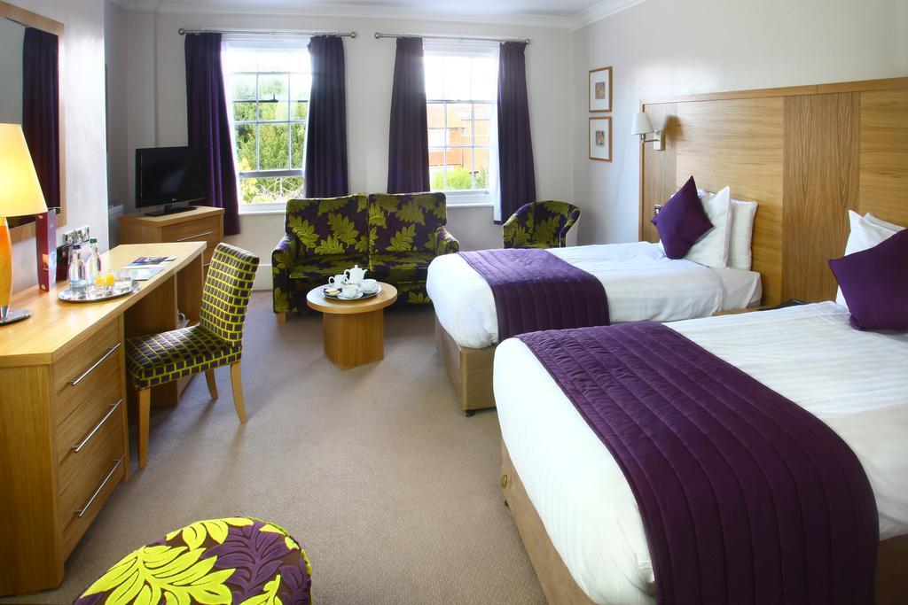 The Chequers Hotel Newbury  Dış mekan fotoğraf