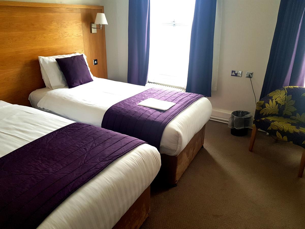 The Chequers Hotel Newbury  Dış mekan fotoğraf